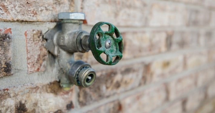 Fall-Indoor-Plumbing-Tips-Outdoor Faucet