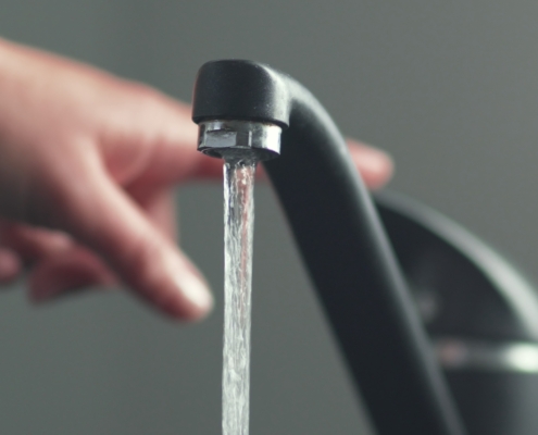How to fix a leaky faucet without calling a plumber
