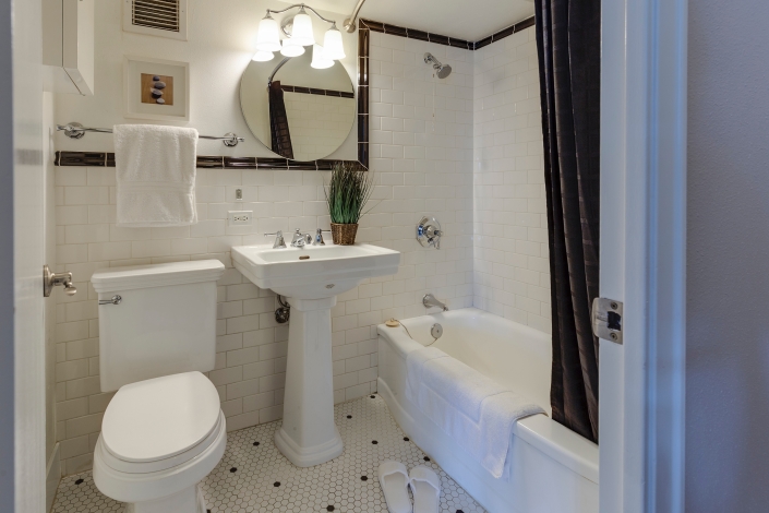 How to hide plumbing