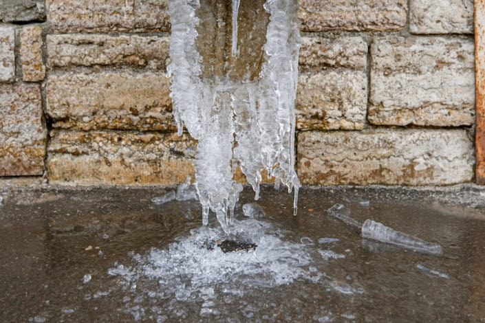 Winter-Plumbing-Problems-Pooles-Plumbing