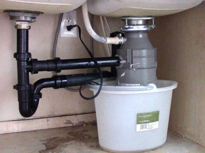 garbage-disposal-leak-pooles plumbing garbage-disposal-leak-pooles plumbing