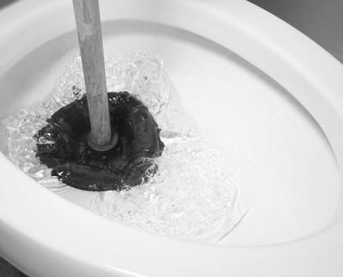 overflowing-toilet-pooles plumbing